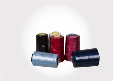 Berwarna 100 Persen Spun Polyester Sewing Thread 20/2 20/3 Dengan Serat Terang