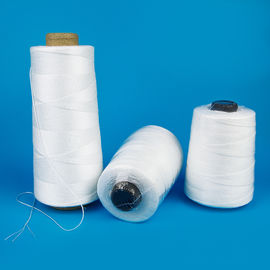 Raw White 100% Polyester Thread Untuk Quilting / Sewing Resistance Keriput