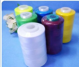 Cina Dicelup jahit Ring Spun Polyester Thread dengan 100% Spun Polyester Fiber Pendek pemasok